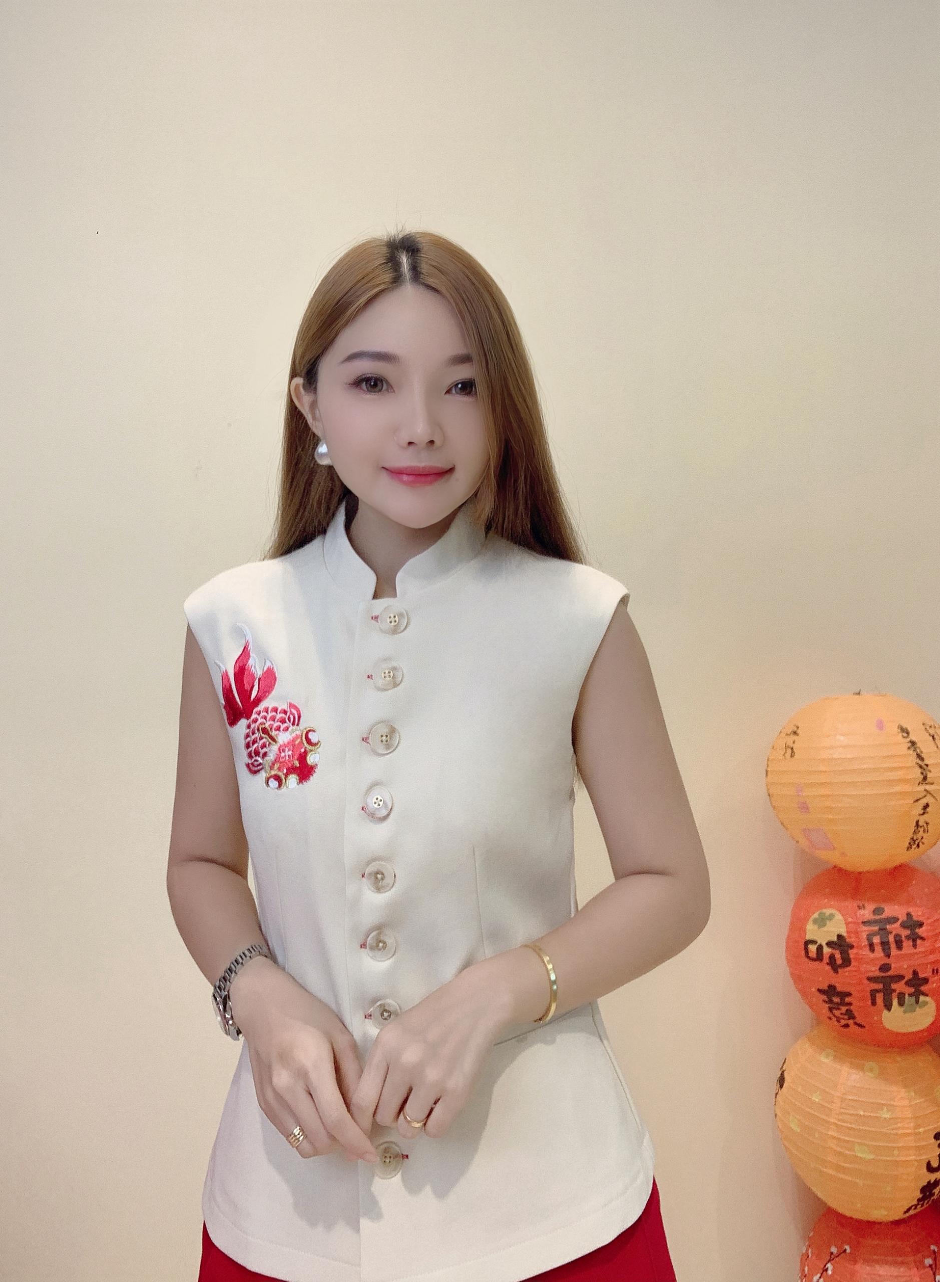 独家刺绣鱼🐟上衣 2025