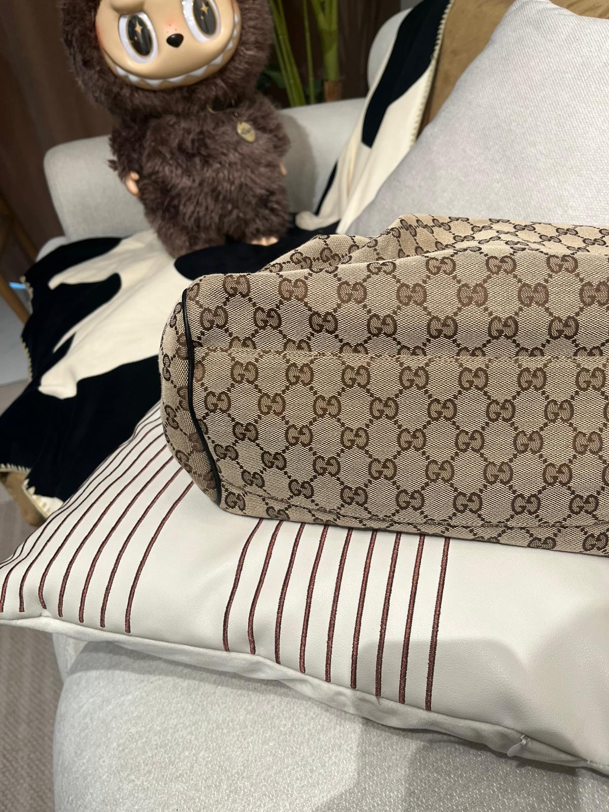 Gucci shoulder bag  100%Authentic,95%new✅dust bag 