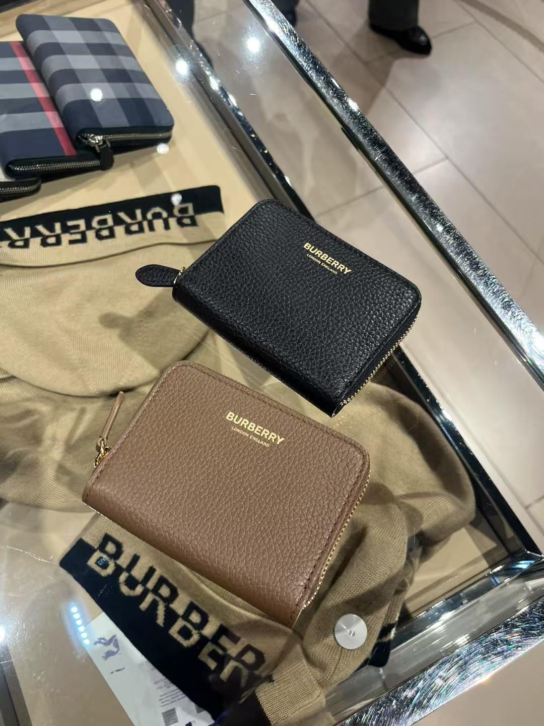 預購 Burberry🌈🌈折扣款 全皮拉鏈卡包 Sale