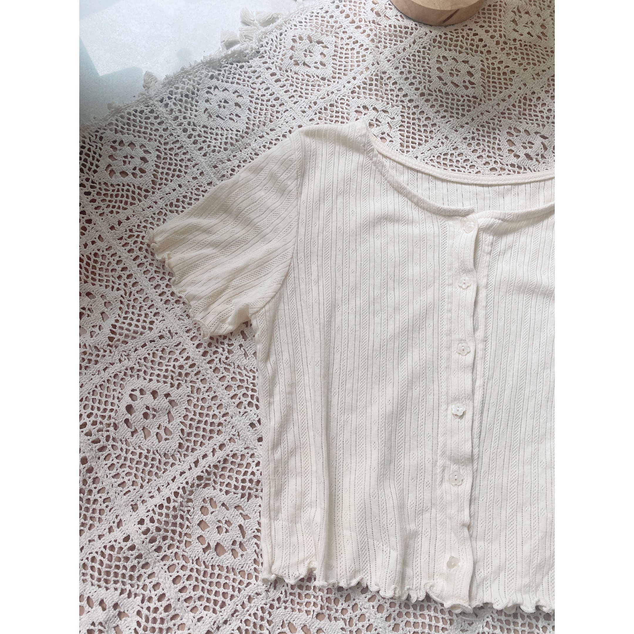 <最後現貨> <KR> ♥︎花花鈕捲邊鏤空cardigan* grey