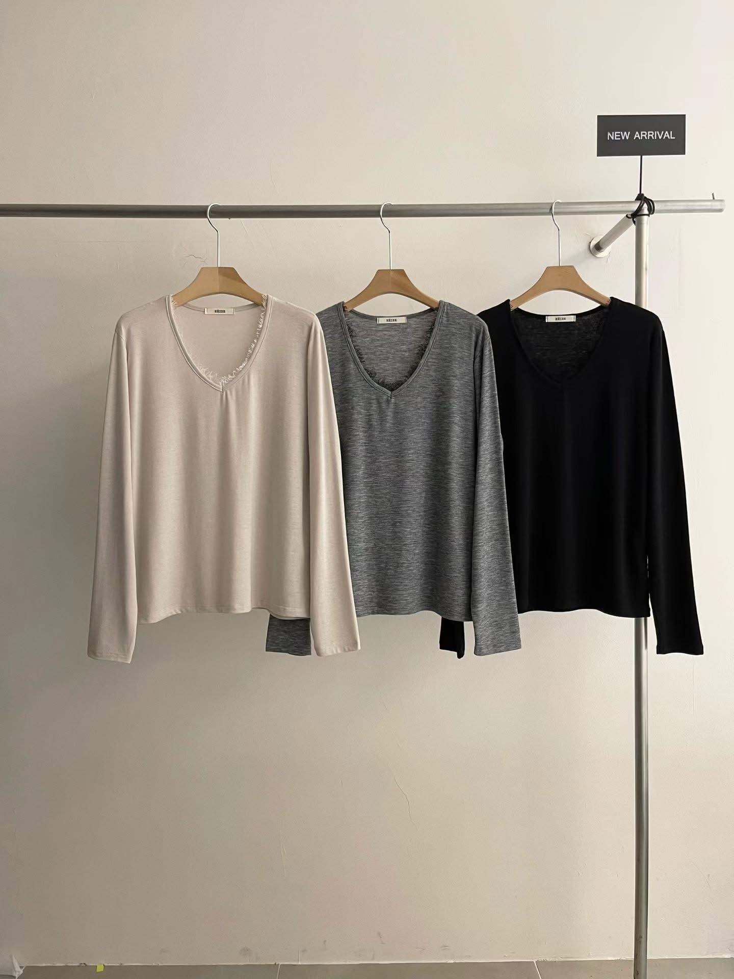 Lace 邊V 領Top