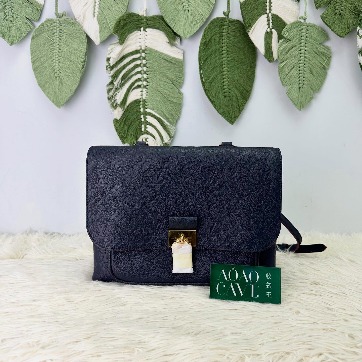 LV 🤍PRE OWNED Marignan 海軍藍真皮壓紋郵差包 💙