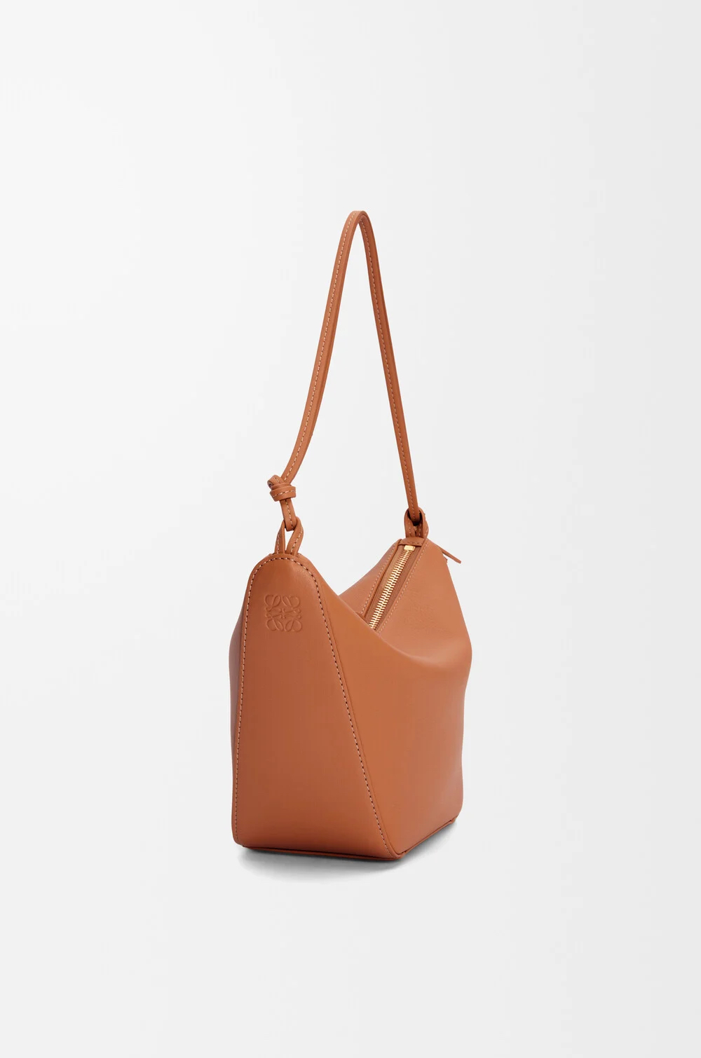限時優惠🌼經典款✨訂貨🍒Loewe mini hammock hobo  Size 28x17x9.5cm 另有長肩帶可做斜孭
