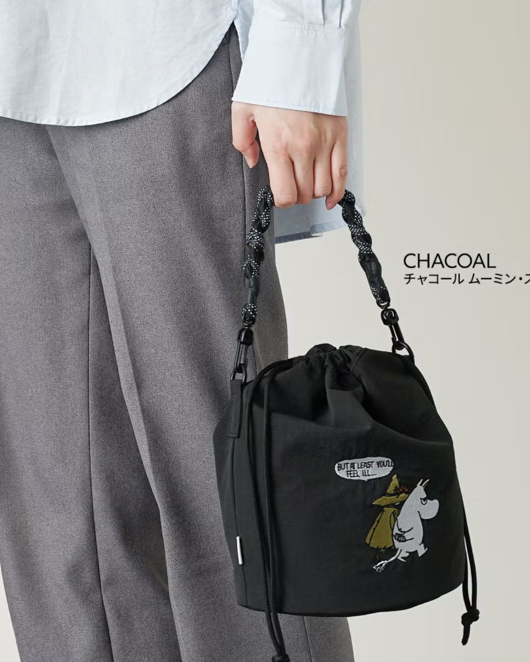 日本代購【 2026新產品 日本直送 精緻刺繡 x 實用度滿分💯 姆明家族 2Way 輕量防潑水索繩袋 Moomin 2Way Drawstring Bag • Water-Repellent Nylon 】