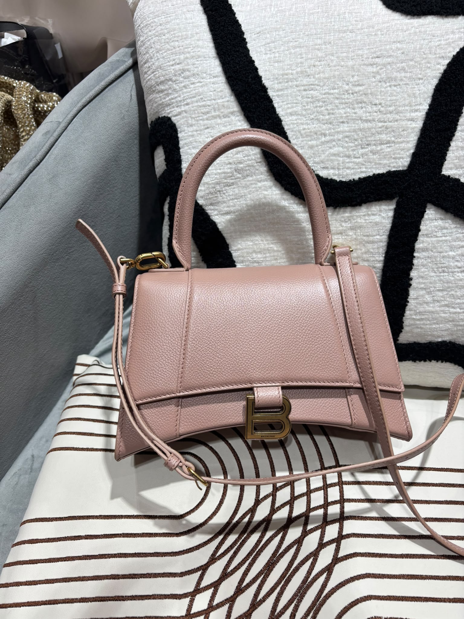 Balenciaga Nude Calfskin Hourglass 2 way bag 593546 100%Authentic, 98%New ✅Dust Bag