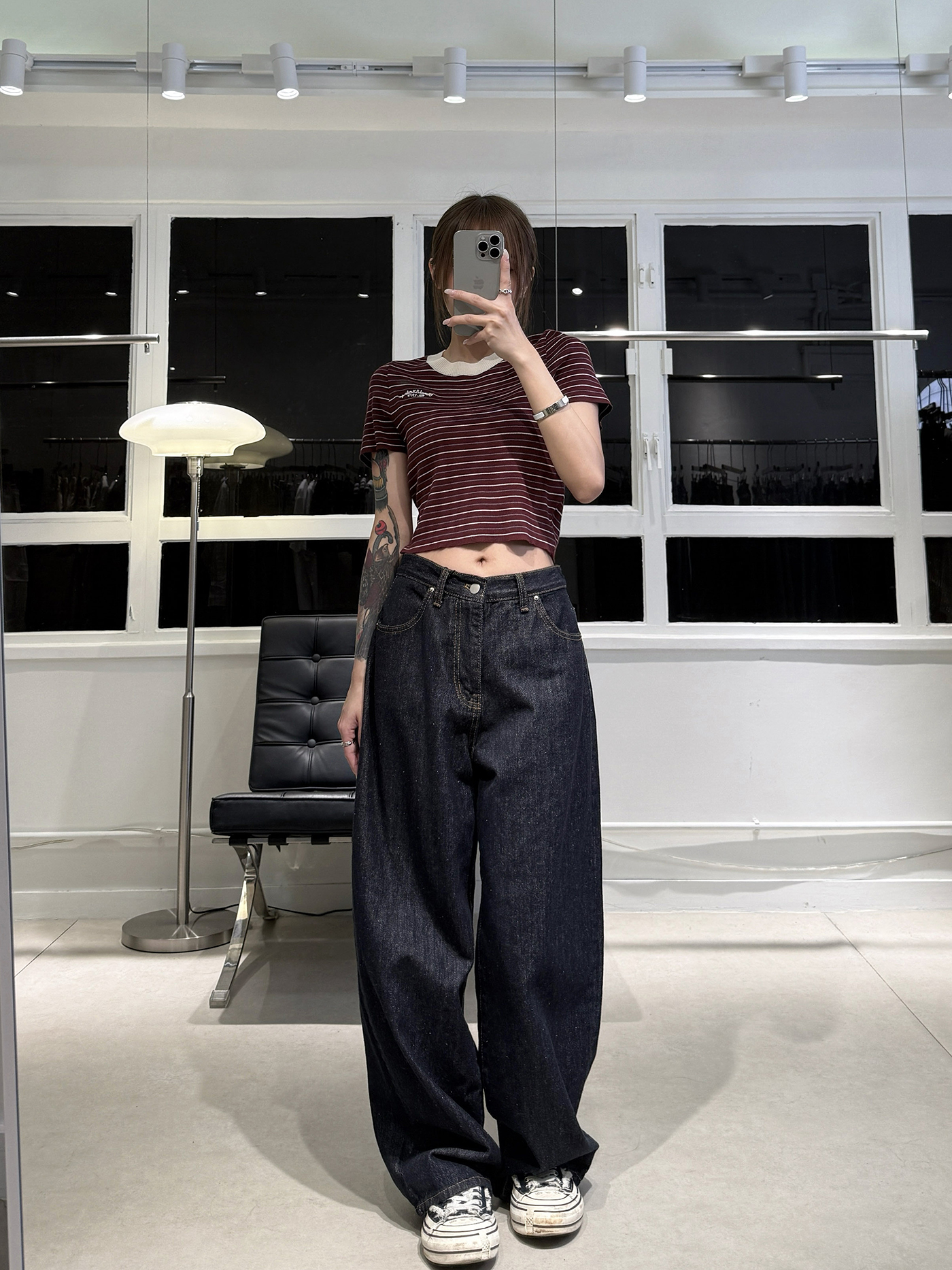 𝐋𝐨𝐰 𝐰𝐚𝐢𝐬𝐭 𝐮𝐧𝐰𝐚𝐬𝐡𝐞𝐝 𝐬𝐭𝐫𝐚𝐢𝐠𝐡𝐭 𝐣𝐞𝐚𝐧𝐬