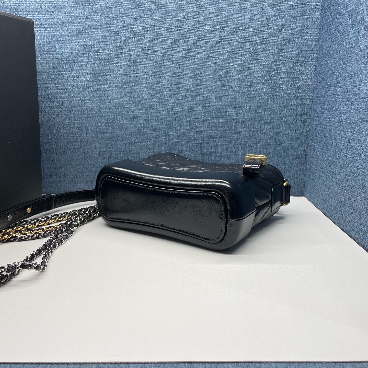 【預訂貨品】 鐳射30開👜 CHANEL V紋黑色流浪包