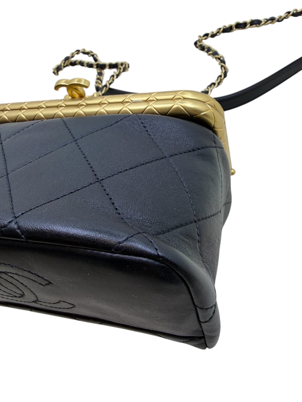 Pre-Owned CHANEL Kiss-Lock Bag / Product Code: K08173