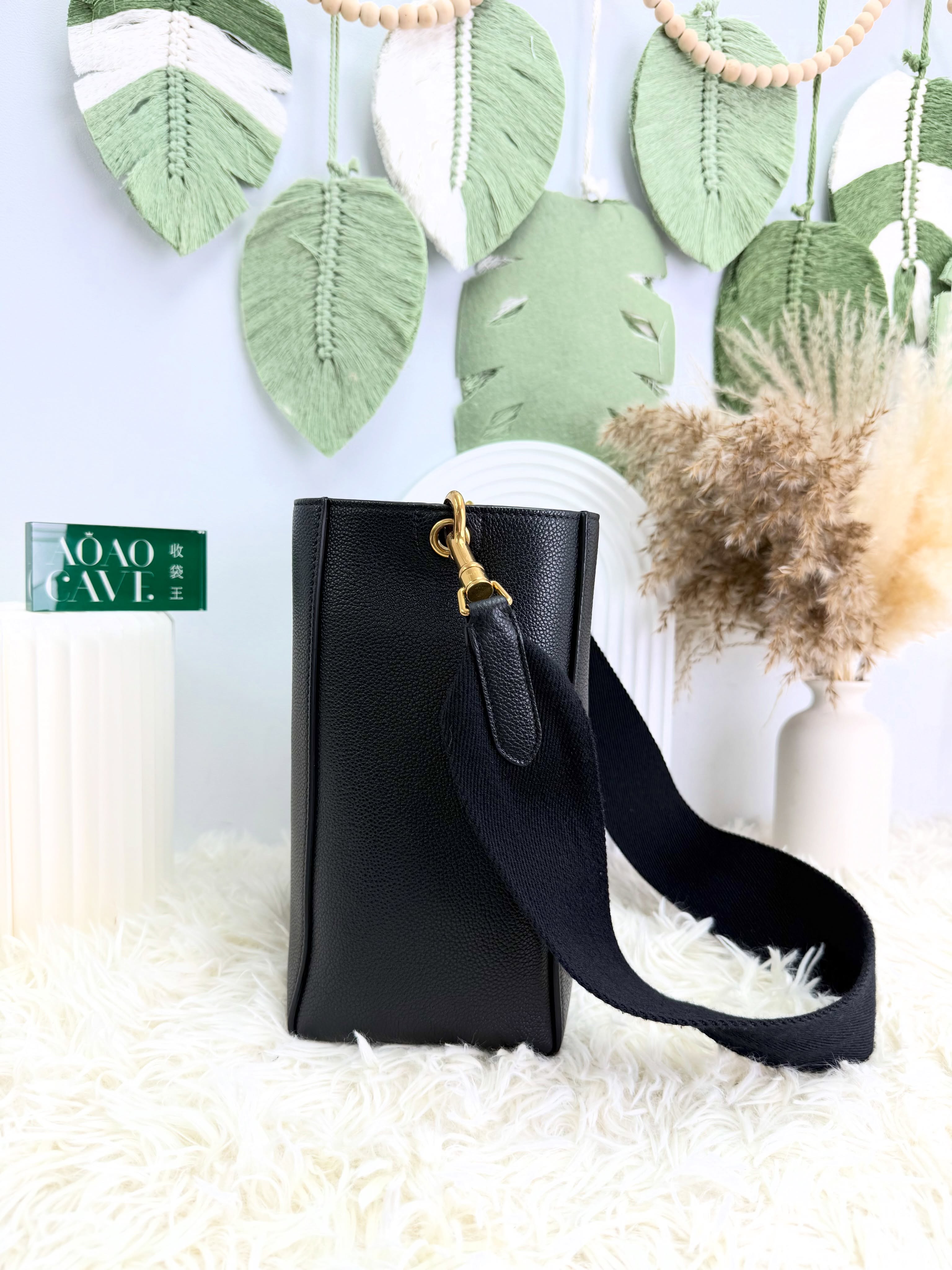 Celine👜 PRE OWNED 🛍️黑色水桶包🖤