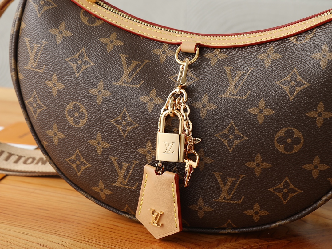 LV Louis Vuitton Looping Monogram