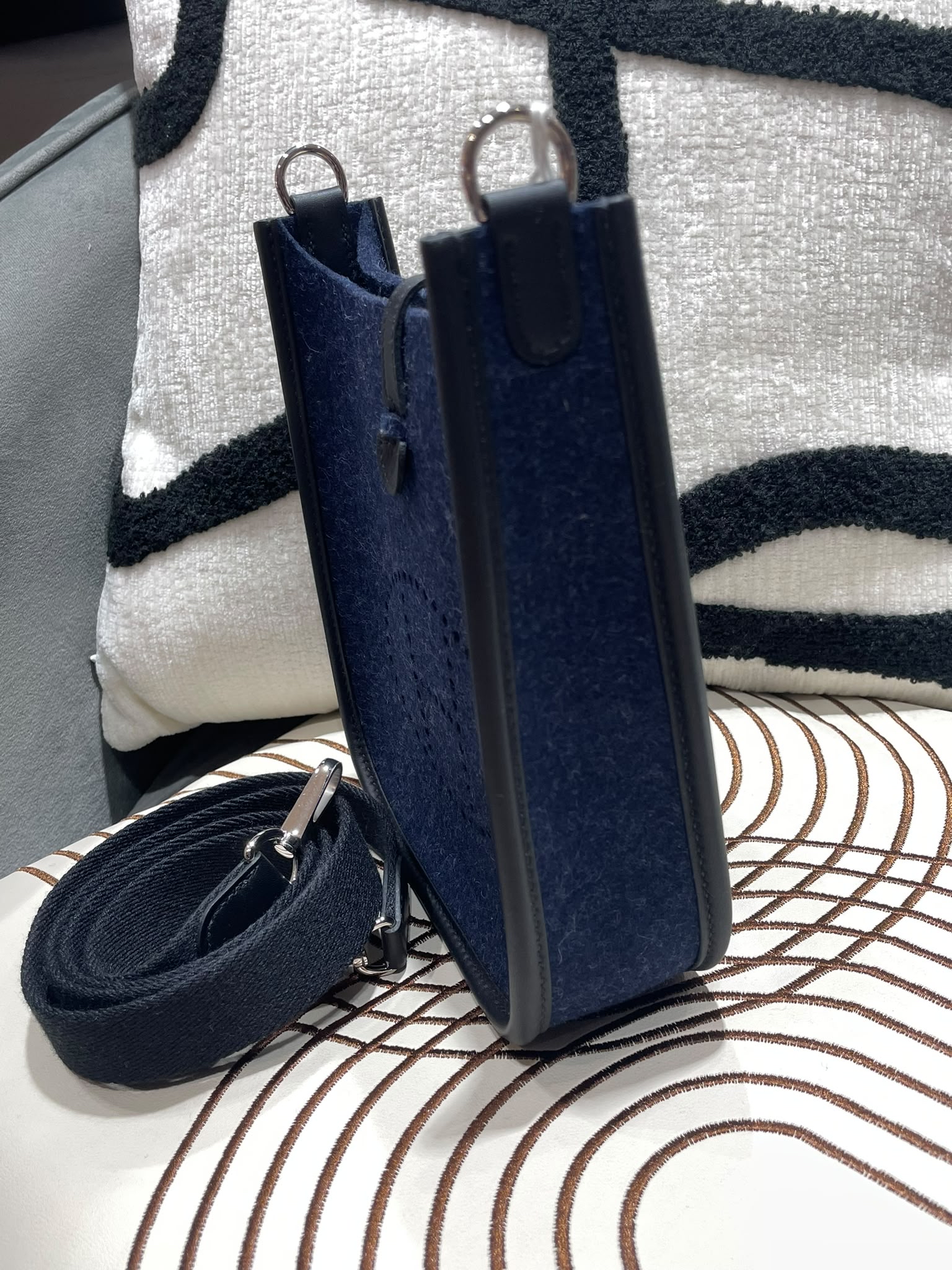 全新 HERMES Mini Evelyne 16 , STAMP Z ,2Z 午夜藍 Bleu Nuit牛皮 Feutre 羊毛氈銀扣, 100%Authentic,全新未使用品 ✅收據✅dust bag✅box 