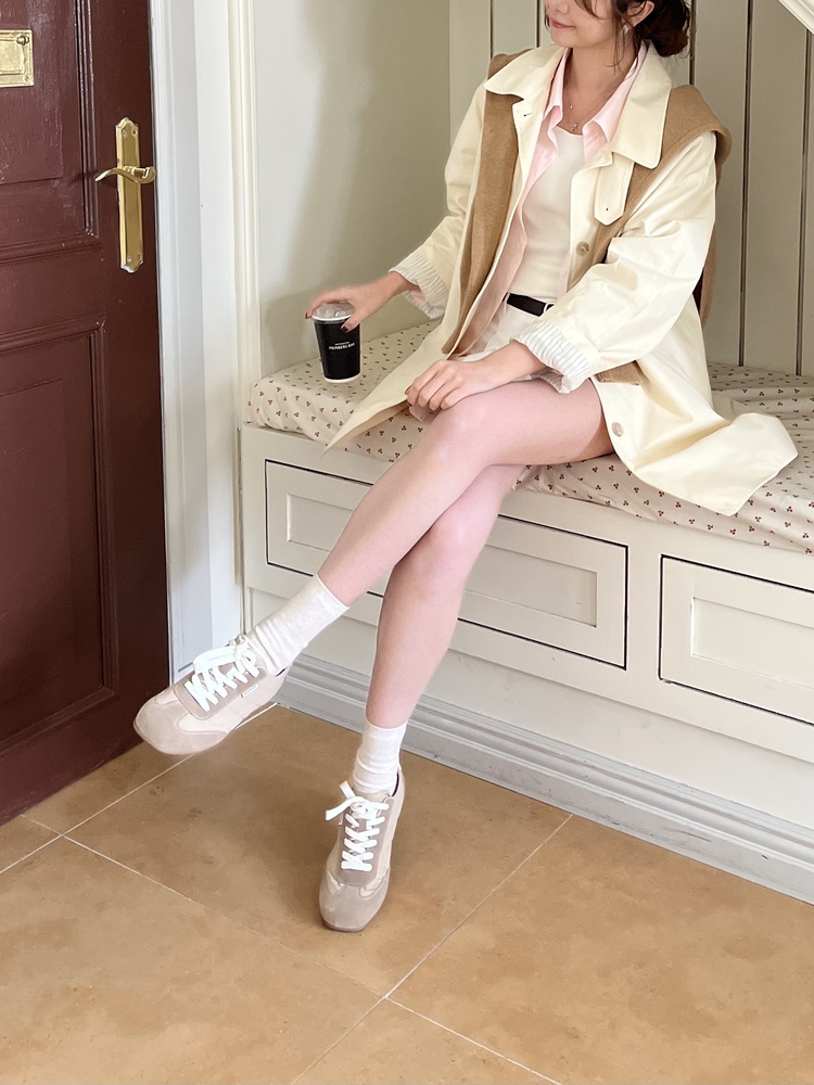 Classic Belt-Loop Shorts (Ivory)