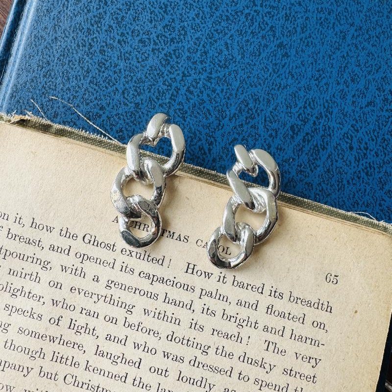 Vintage C.a. 1950-60s Stylish Solid Chain Shape Silver Tone Clip Earrings (MT2298-4)