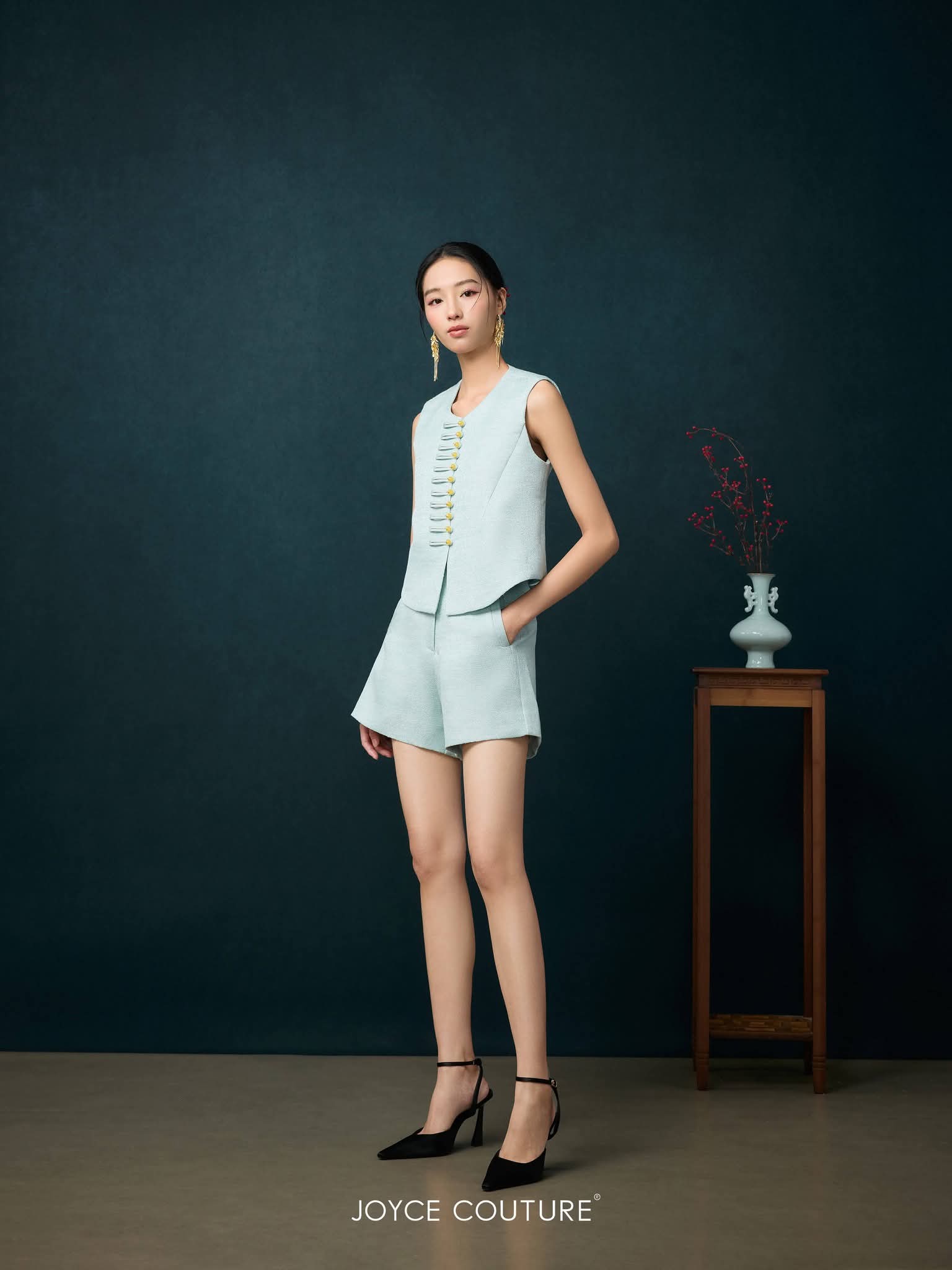 珠饰盘扣沿无袖旗袍上衣 T0176