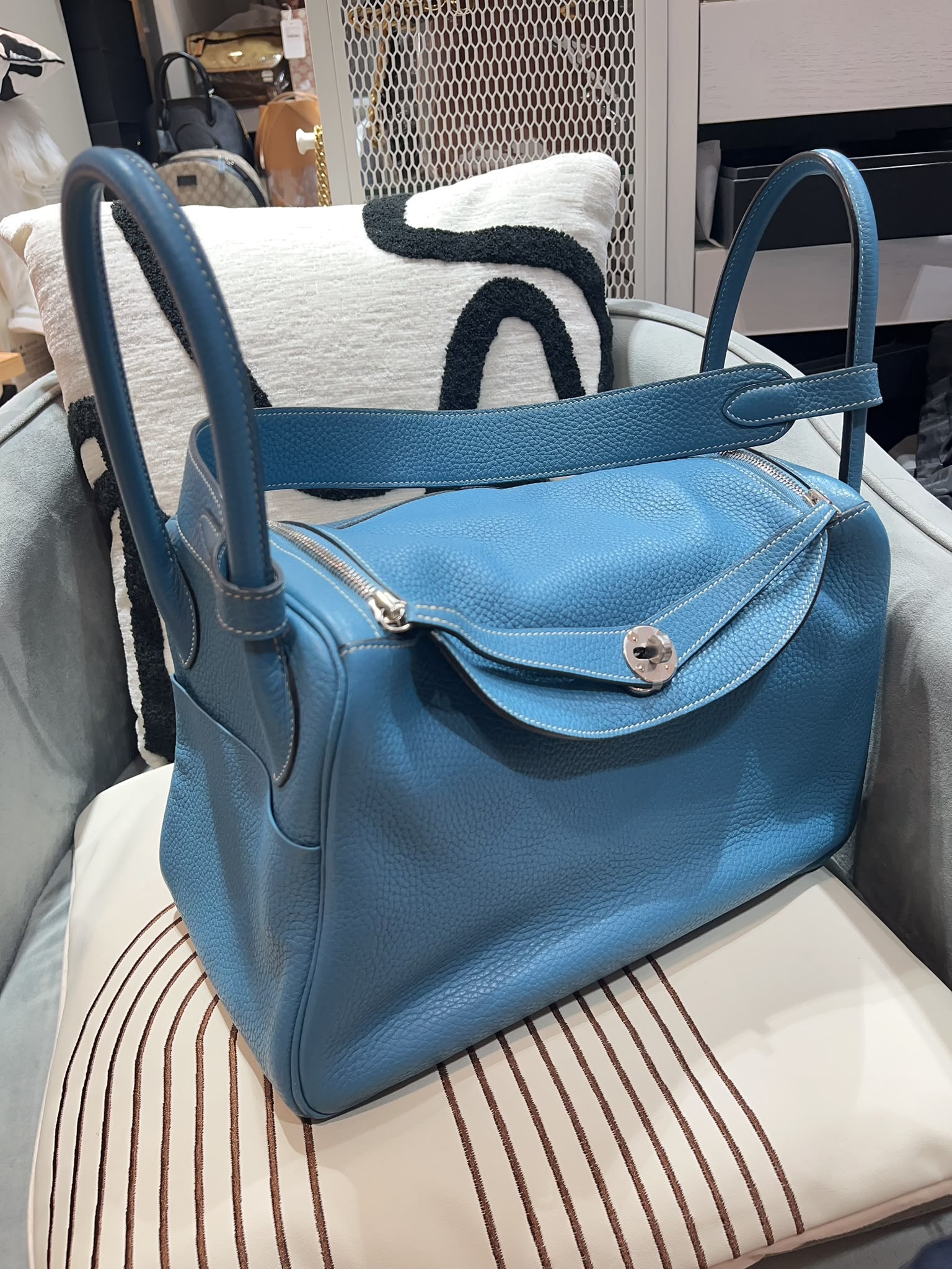 HERMES LIMDY 34,STAMP T,牛仔藍銀扣  100%Authentic, 95%new  ✅塵袋 