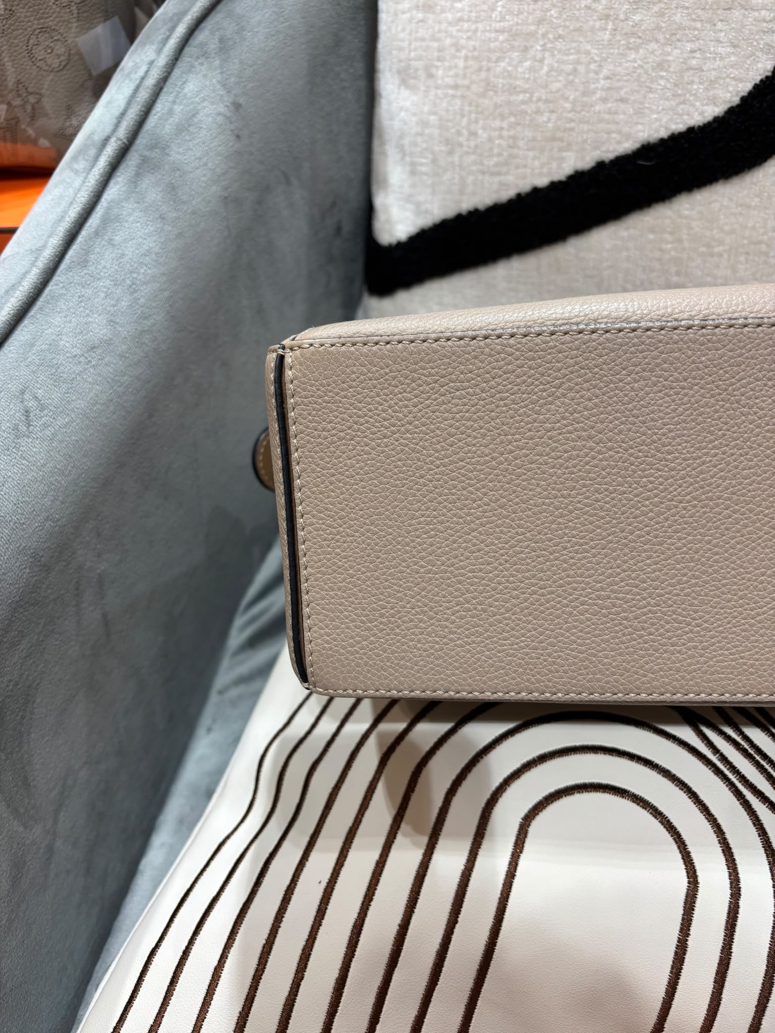 Loewe puzzle small sand 荔枝牛皮 100%Authentic ,95%new✅dust bag 