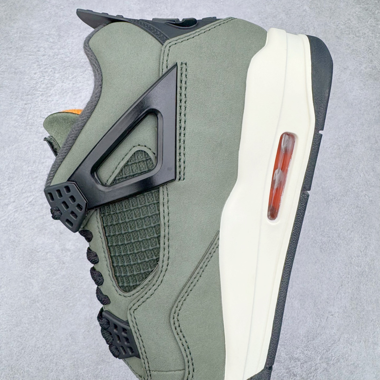 Undefeated x Nike Air Jordan 4 Retro IB1519-200