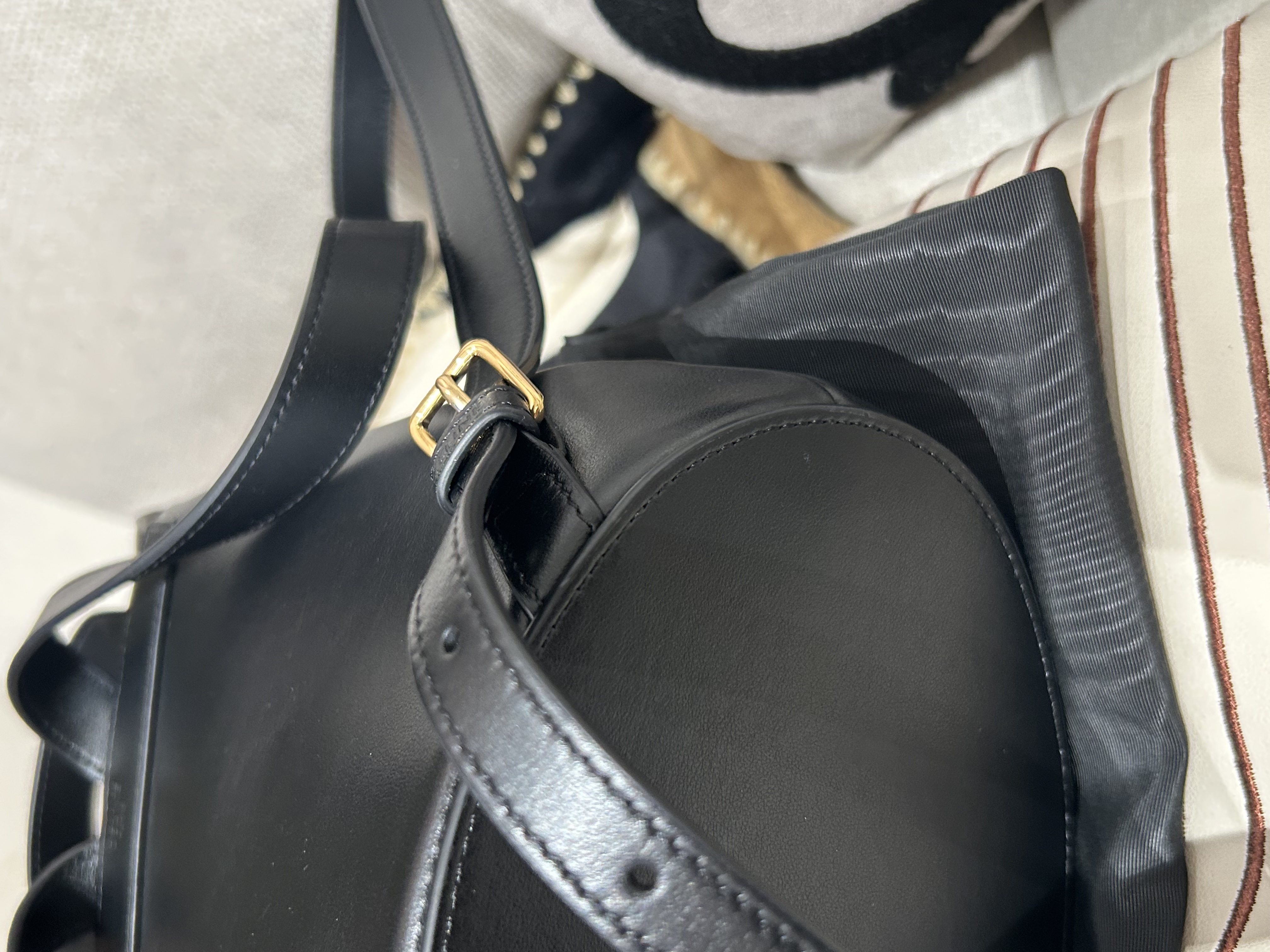 Celine Bonnie Backpack 黑色金扣 100%Authentic, 98%New ✅Dust bag