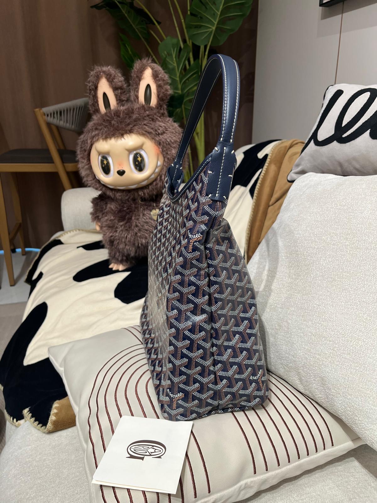 Goyard boheme hobo  Navy 100%Authentic, 95%new ✅收據✅pouch ✅dust bag