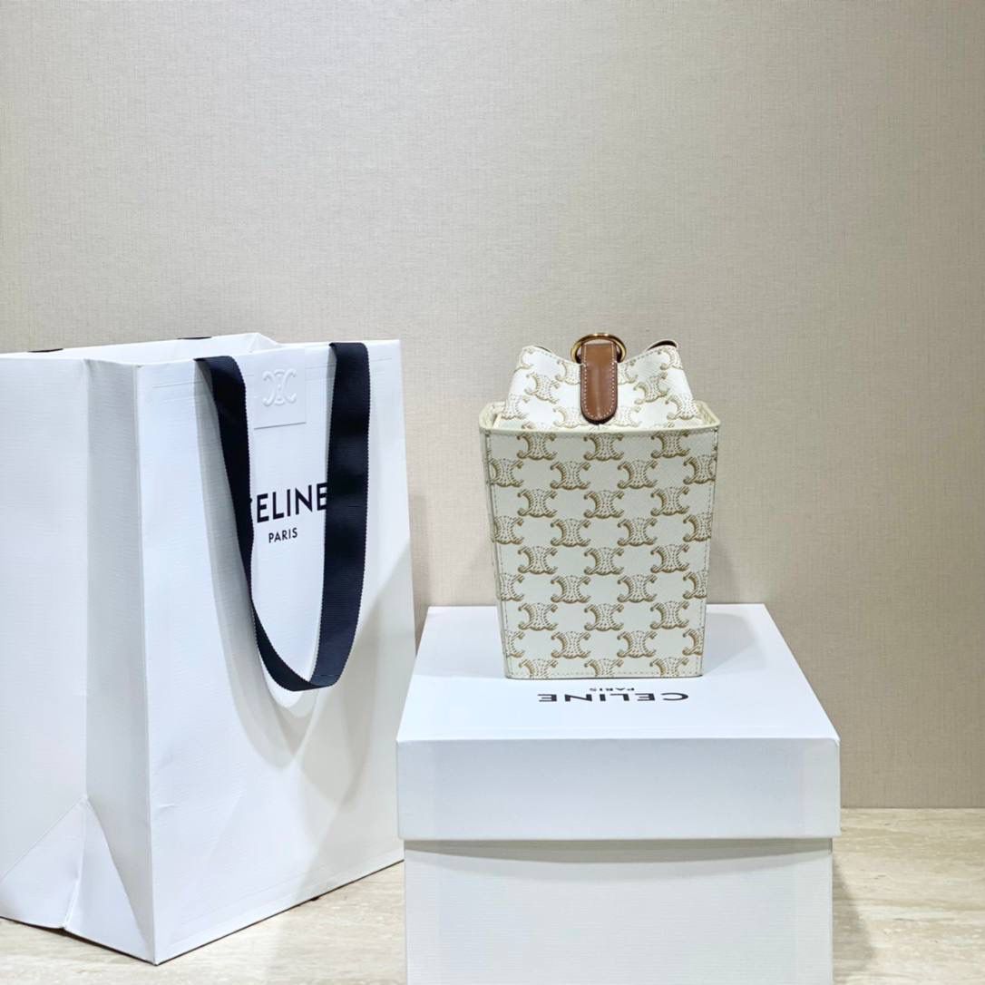 🔥大货实拍图 𝗖𝗘𝗟𝗜𝗡𝗘 ♥ 𝗦𝗧𝗥𝗔𝗣 𝗕𝗢𝗫 型号：197142 尺寸：10.5*14.5*10cm