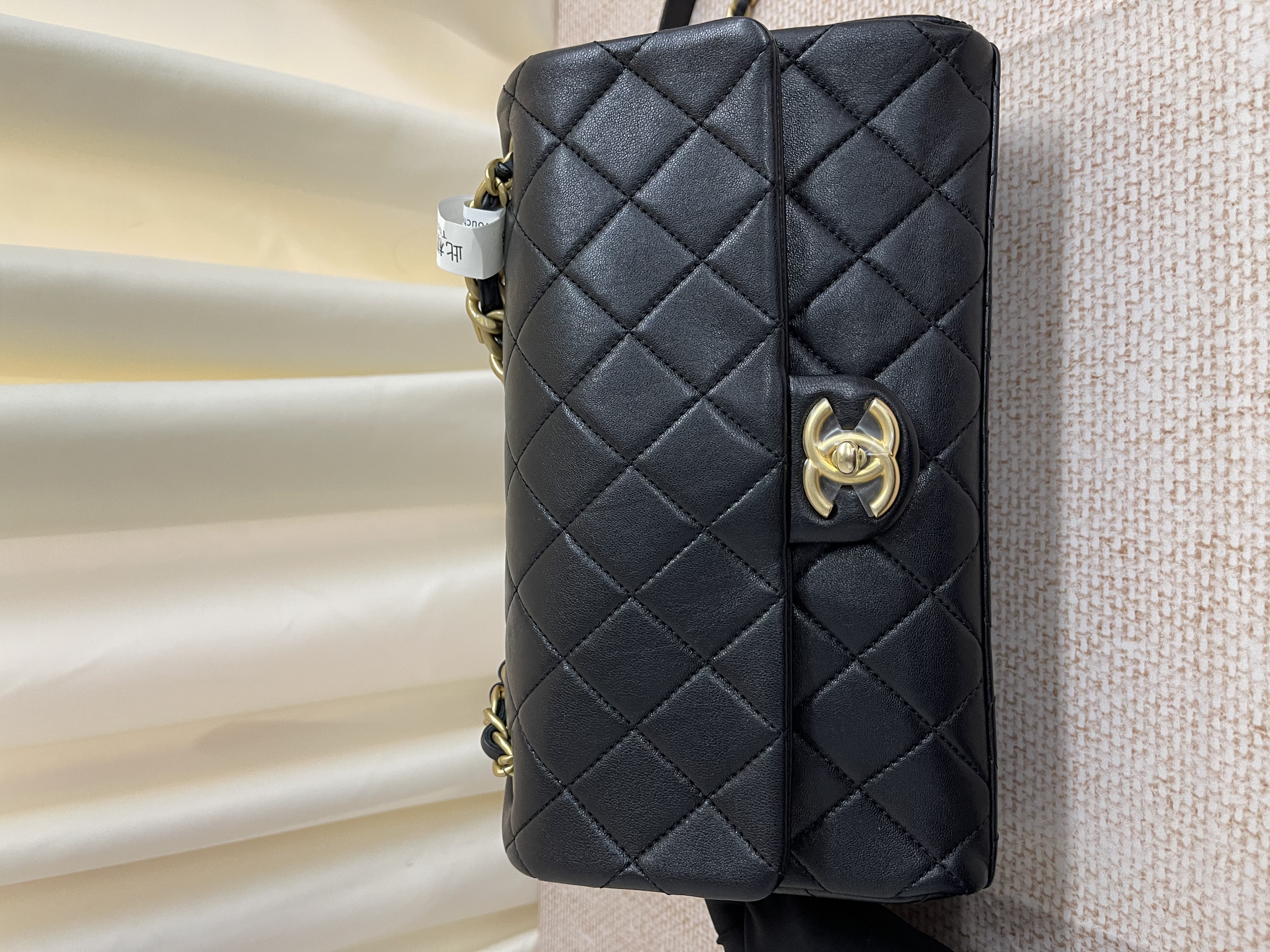 Pre-Owned CHANEL 23P Logo Letters Flap Bag / Product Code: 26022201