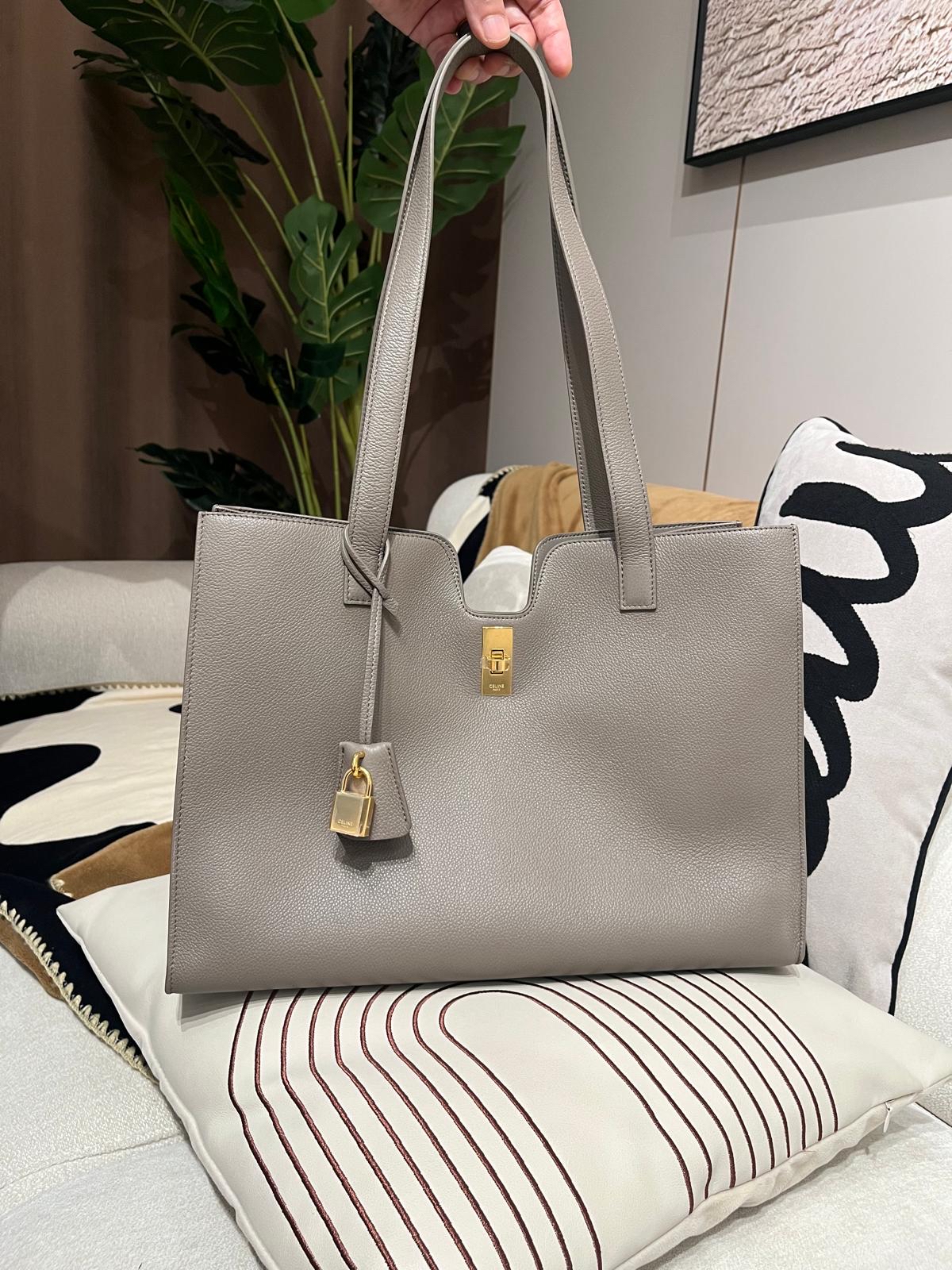 未使用品 Celine 16 Tote Bag 100%Authentic, Unused 未使用品 ✅Key lock ✅Dust Bag