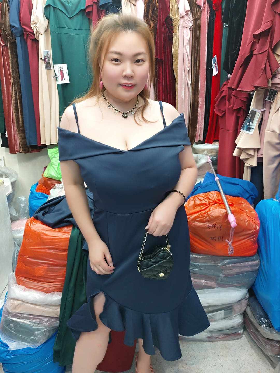 E05/EE0128 吊带一字领魚尾裙摆修身礼服