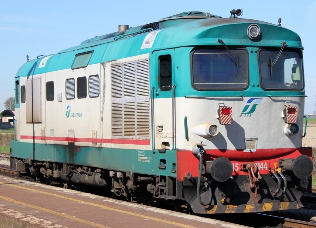  Roco FS D. 345 Diesel locomotive HO D. C. 2-Rail 