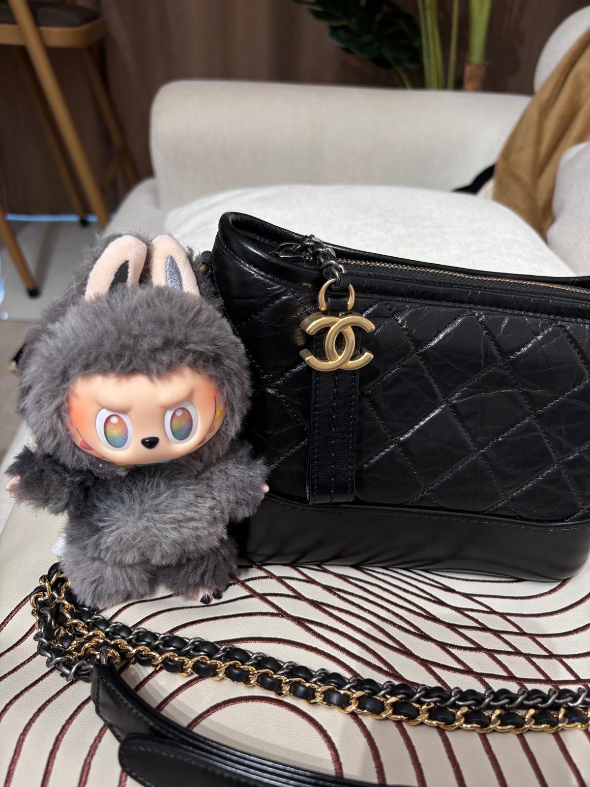 Chanel Gabrielle hobo small calfskin 黑金 100%Authentic,98%new ✅26 card✅dust bag✅box