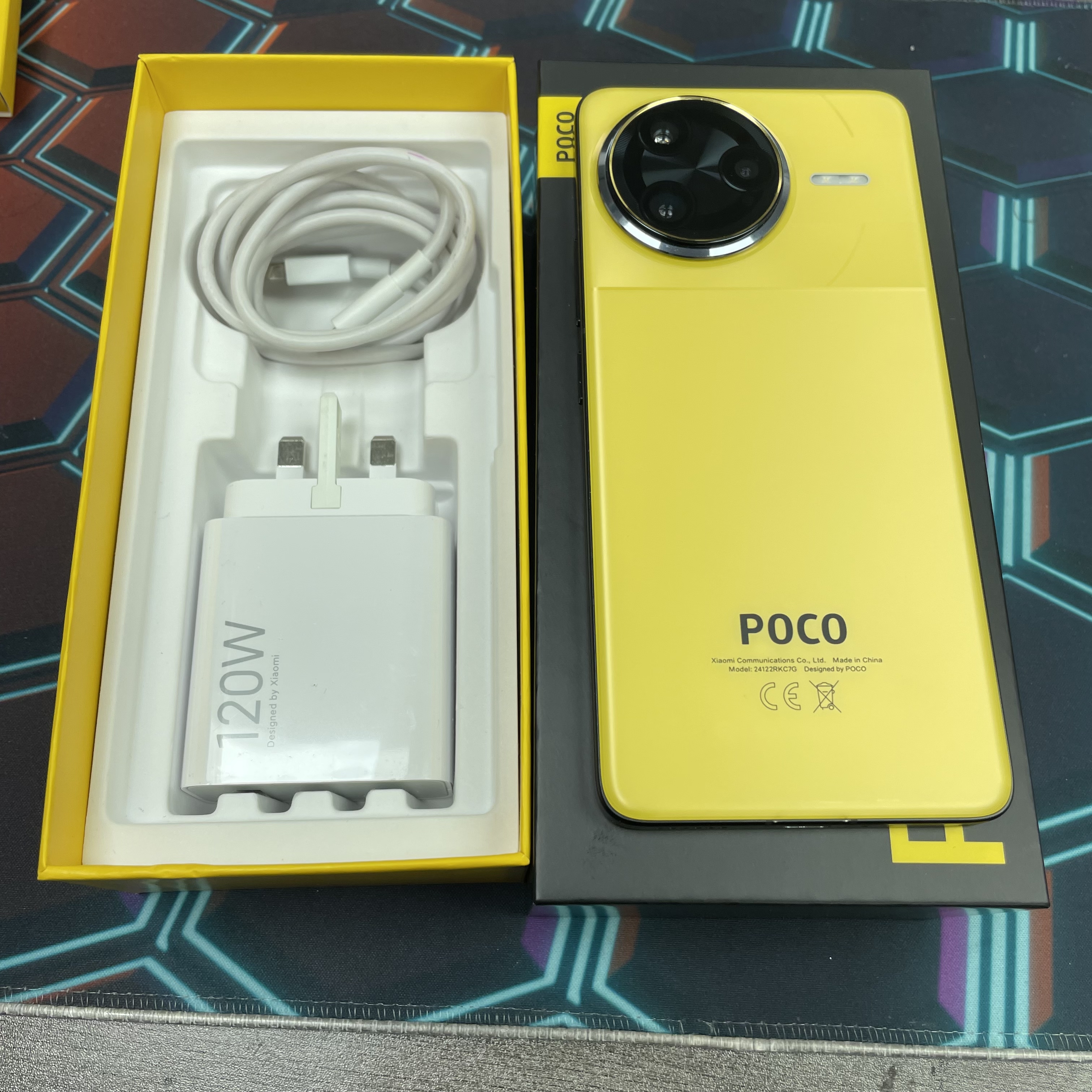 *6864 POCO F7 Ultra 勁靚機 16+512GB 黃色 yellow