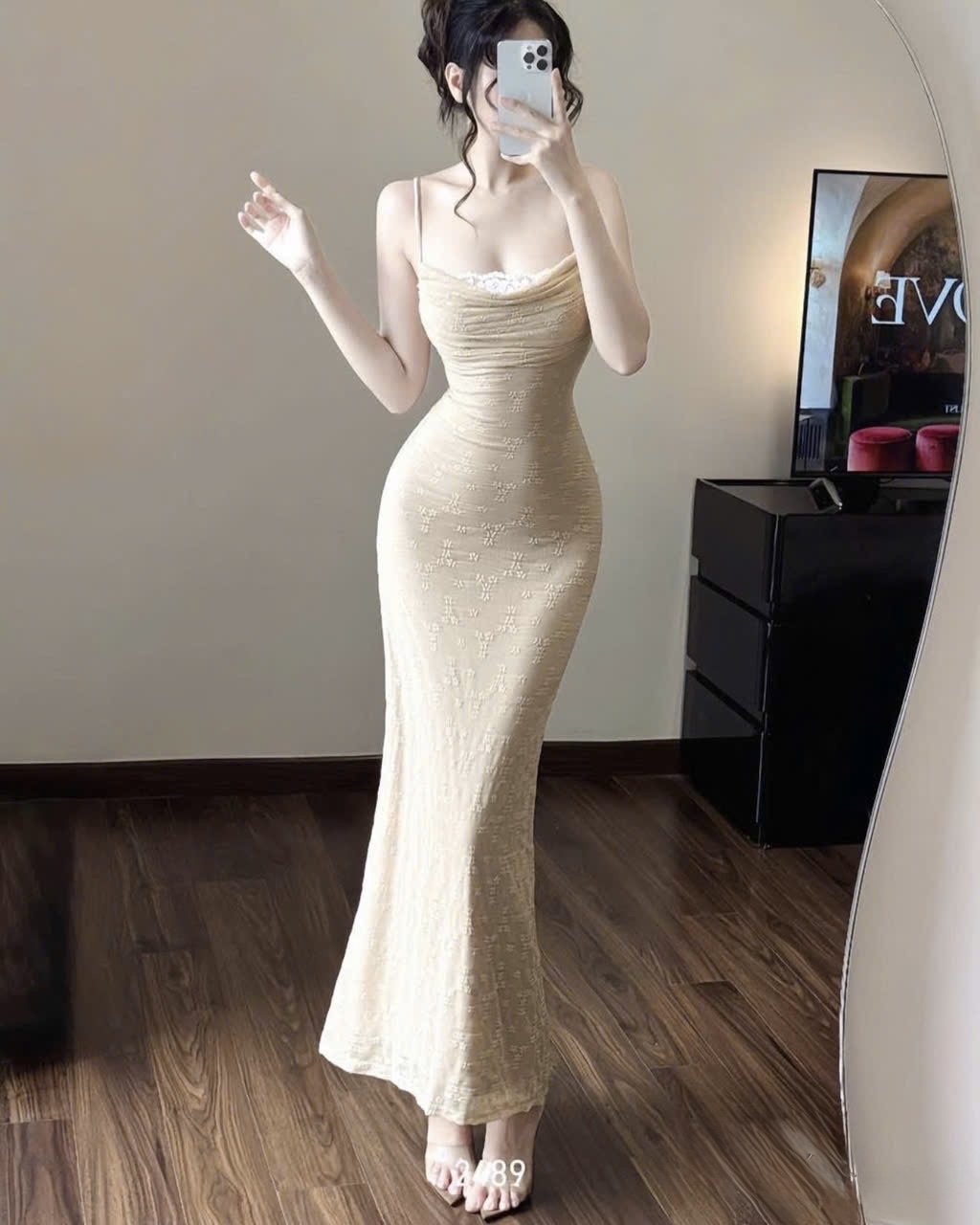 復古風蕾絲邊緊身洋装