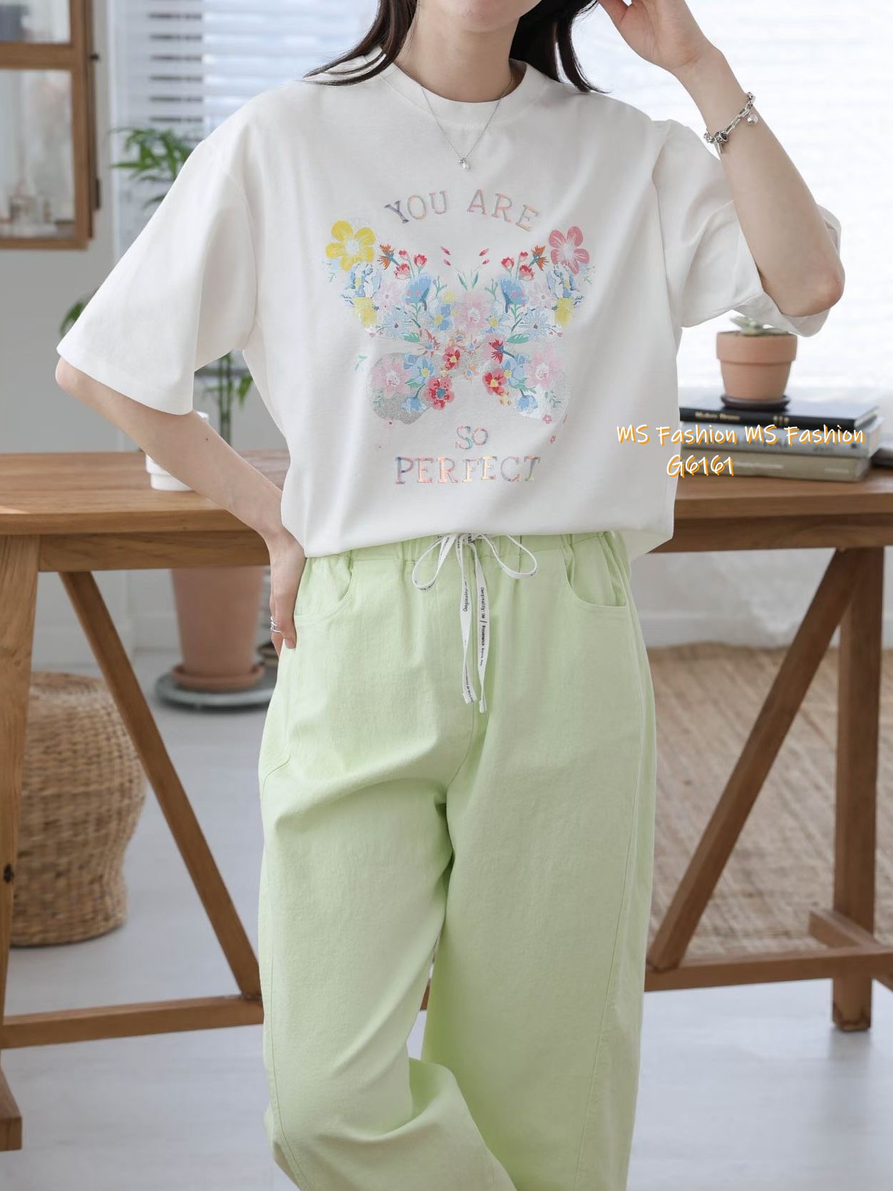 G6161 韓國🇰🇷蝴蝶花圖案top