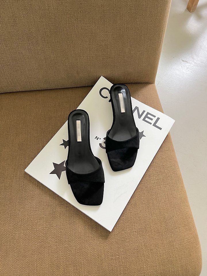 Suede Open-toe Sandals (3 colors)