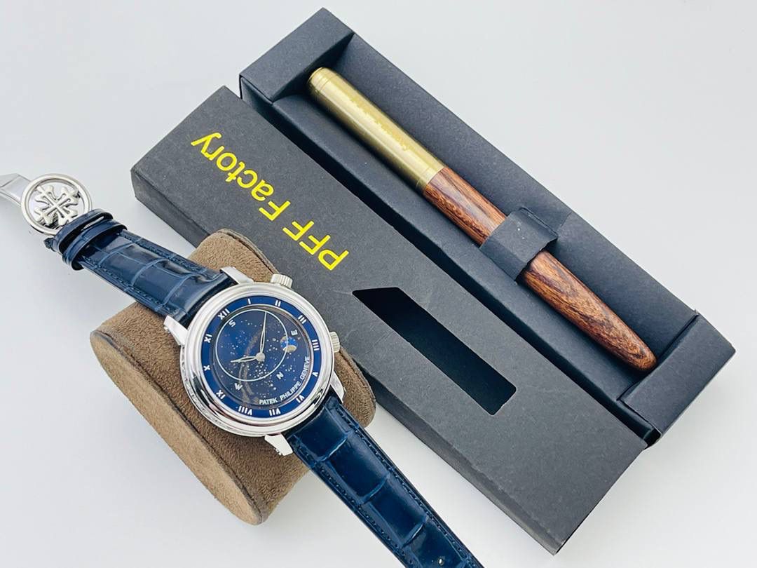 V4升级版 市场最高版本 功能跟正品一样 百达.翡丽星空升级终极版！升级细节： 1⃣️做到了跟正品满天星自动转的功能！ 2⃣️升级日历的排法和正品一样的顺序！ 3⃣️直径42毫米，厚度11毫米！ 4⃣️最大亮点：百达.翡丽星空里的月亮会根据天空上的月亮变化而变化！根据天空上的月圆月缺搬（初一月弯弯初十五月圆）到手表上了！