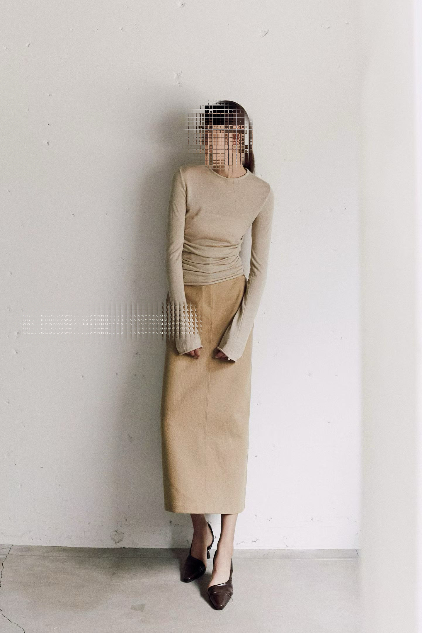 Shirred slim tee (Beige)