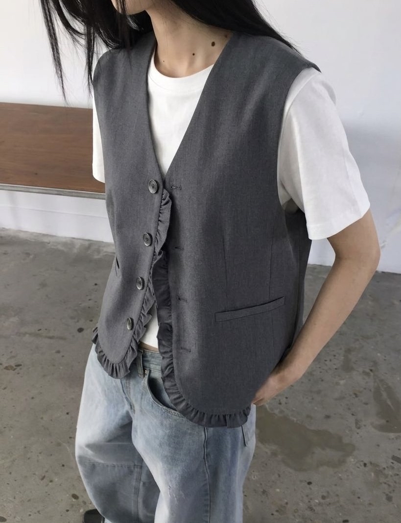 Ruffle 邊背心外套