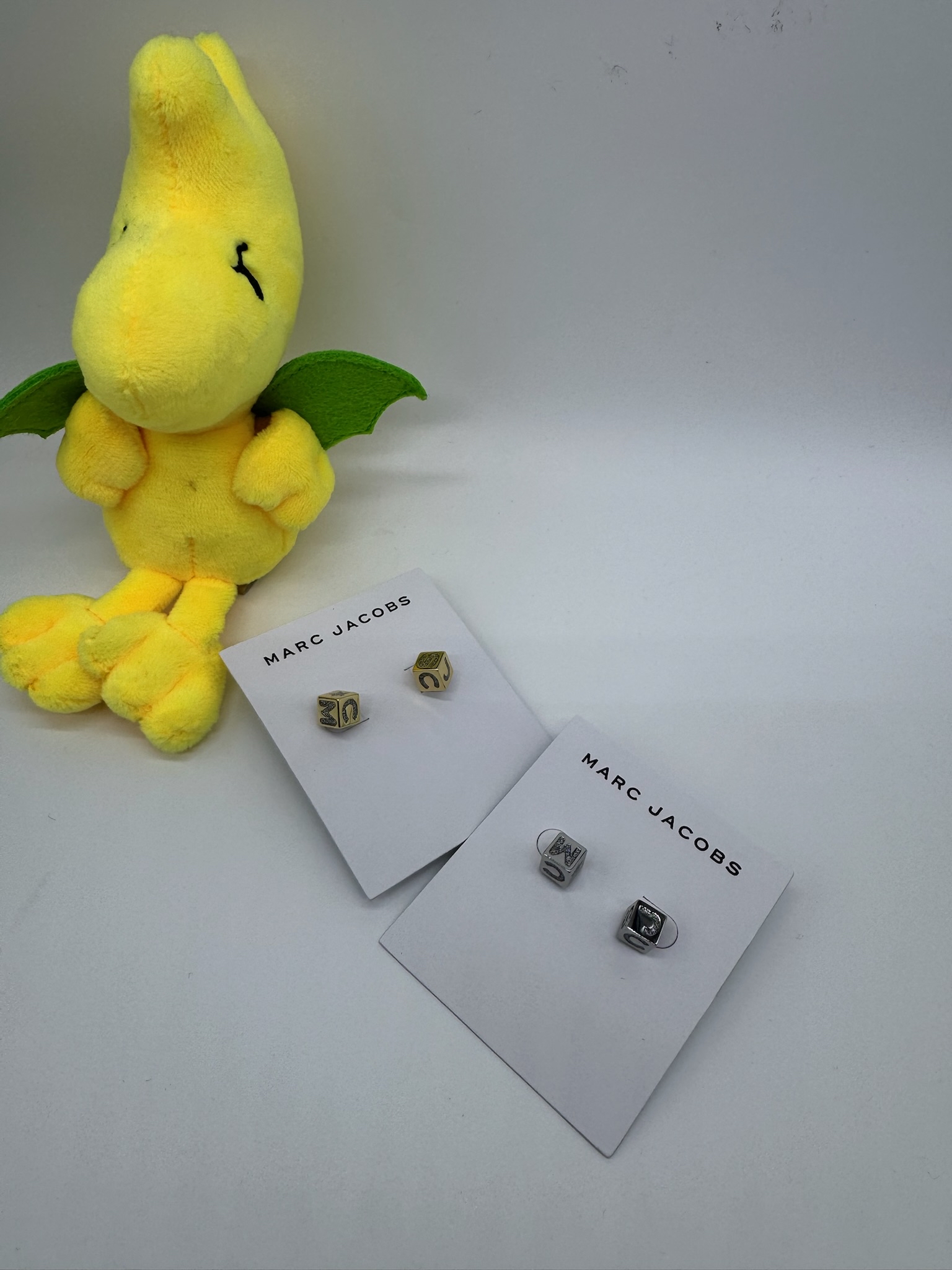 😎😎就係與別不同嘅Marc Jacobs 骰仔型金銀色閃令令🤩耳環現貨🇺🇸✈️🇨🇦