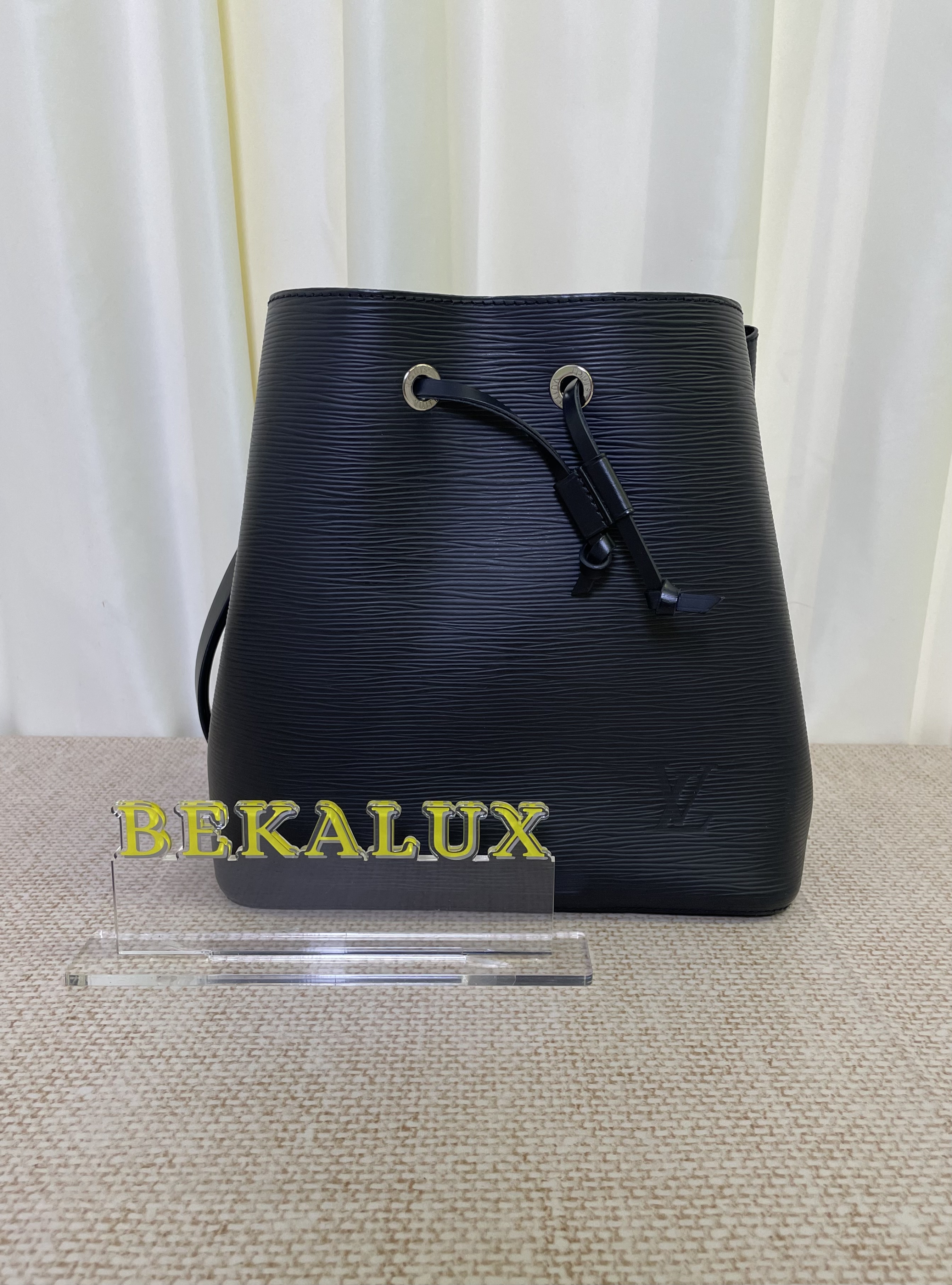Pre-owned Louis Vuitton NéoNoé MM bucket bag / Product Code: 26031005