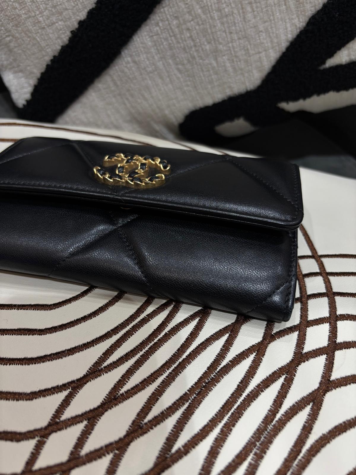 Chanel 19 wallet 中銀包 100%Authentic,98%new ✅晶片✅收據✅dust bag