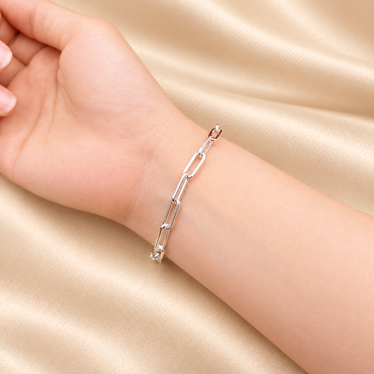LB2361 Paper Clip Chain Bracelet