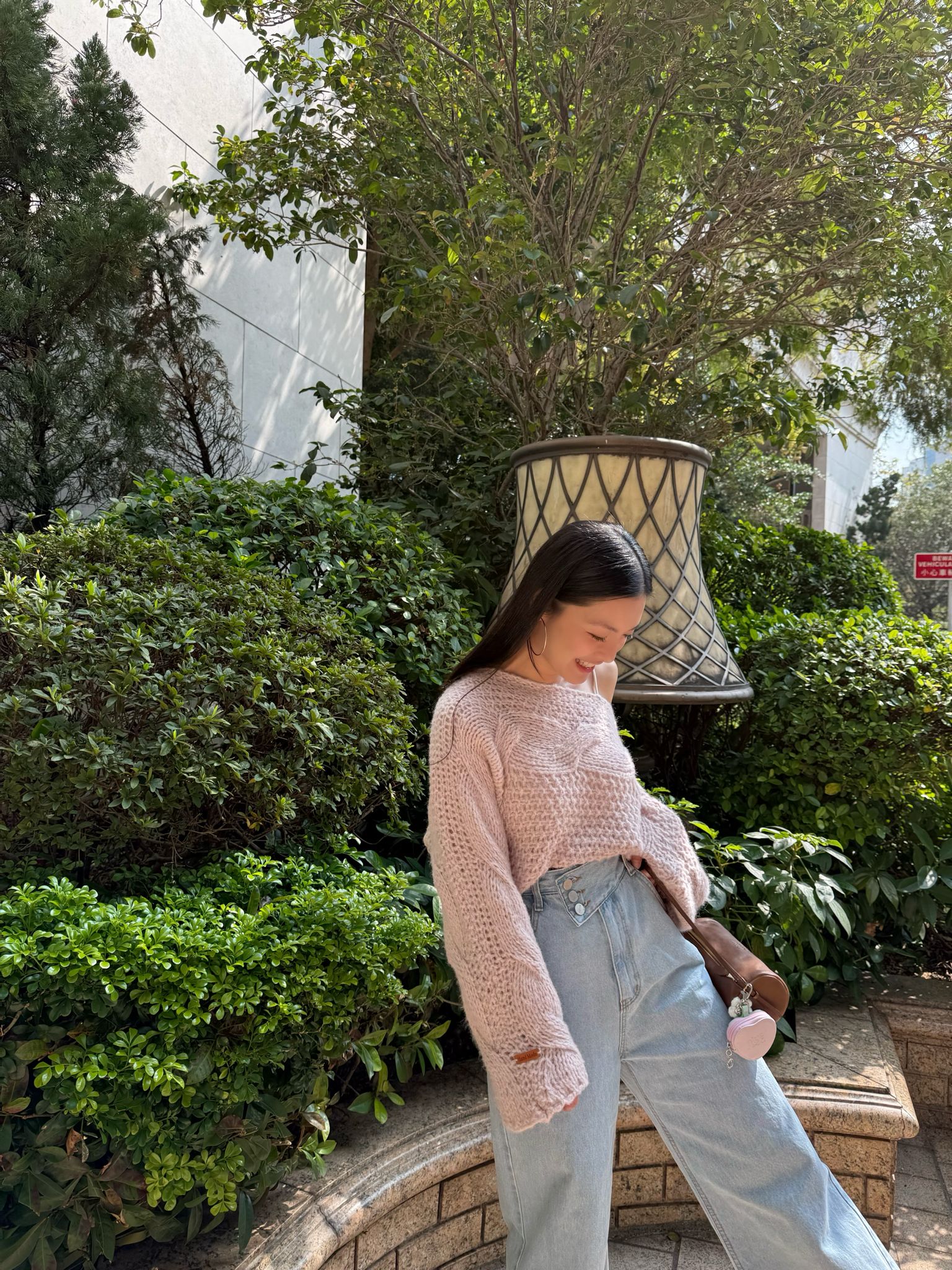 斜扣高腰牛仔褲