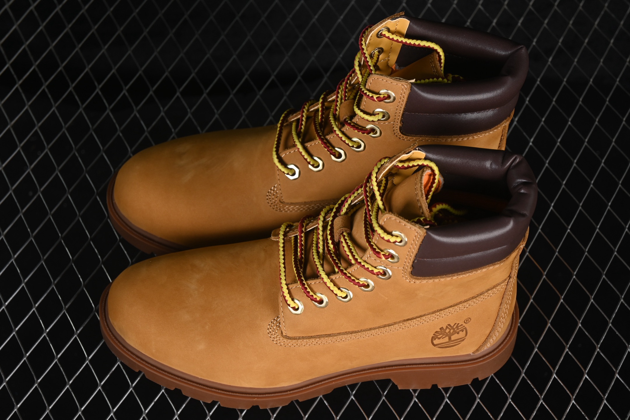 Timberland Men's Classic 6-Inch Lace-Up Boot