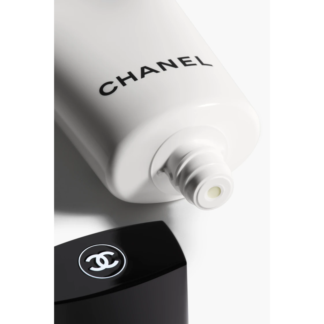 CHANEL La Mousse Camellia Cleansing Cream-To-Foam 山茶花柔和保濕潔面乳 150ml 