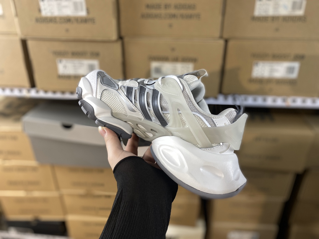 Adidas XLG Runner Deluxe JP5761