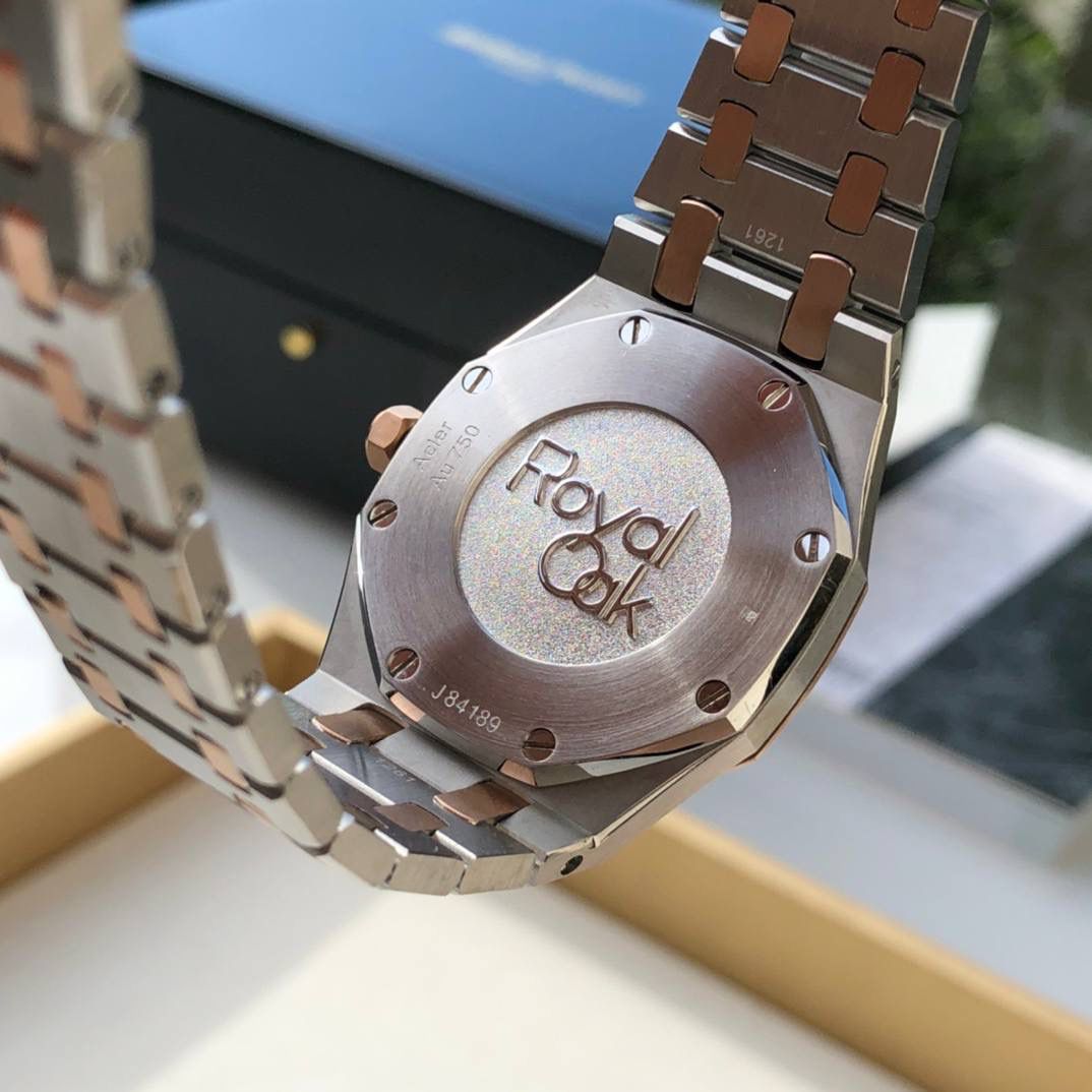 爱彼皇家橡树系列女士腕表：精钢与玫瑰金，镶钻表圈