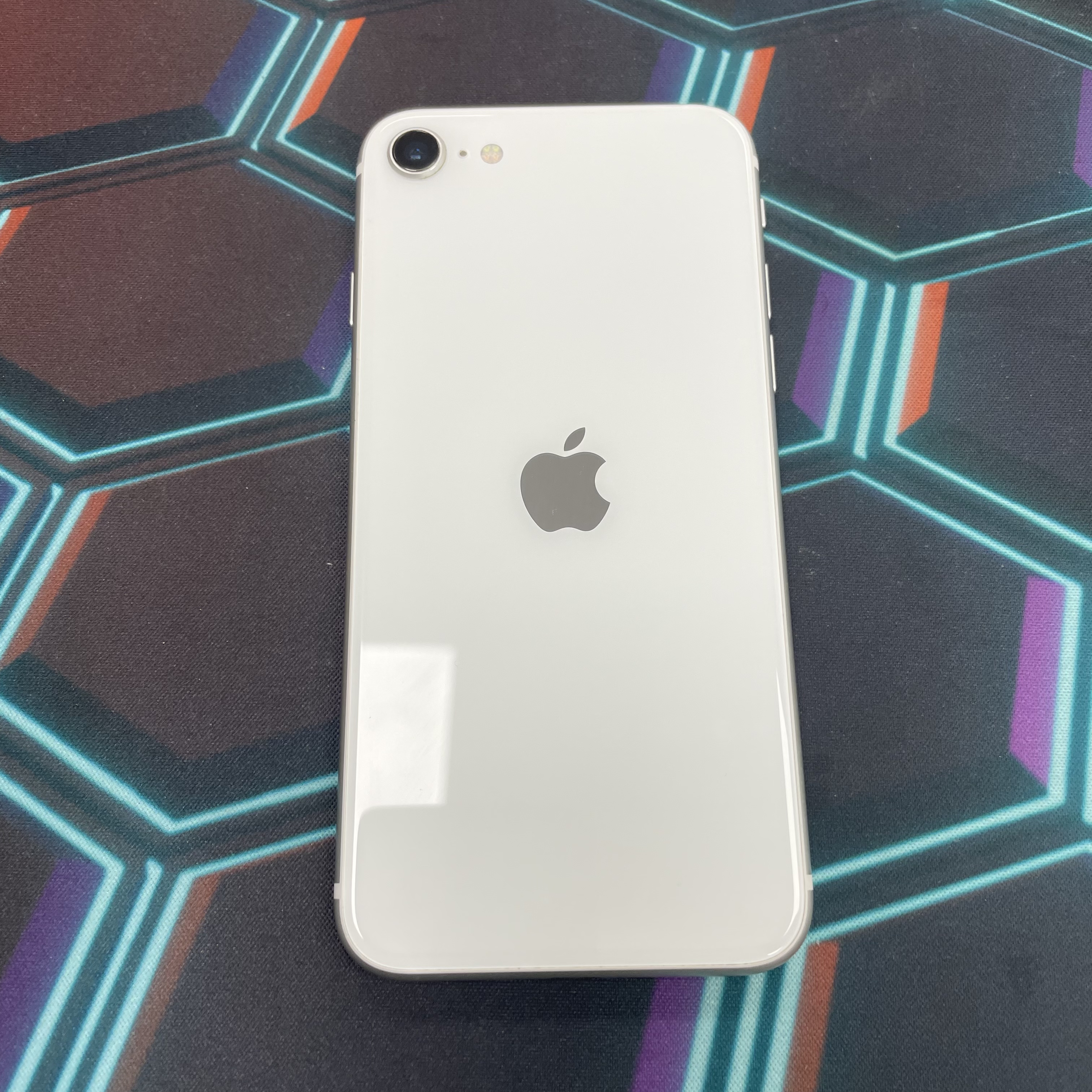 *7036 SE 2 勁靚機 128GB 電74 白色 white