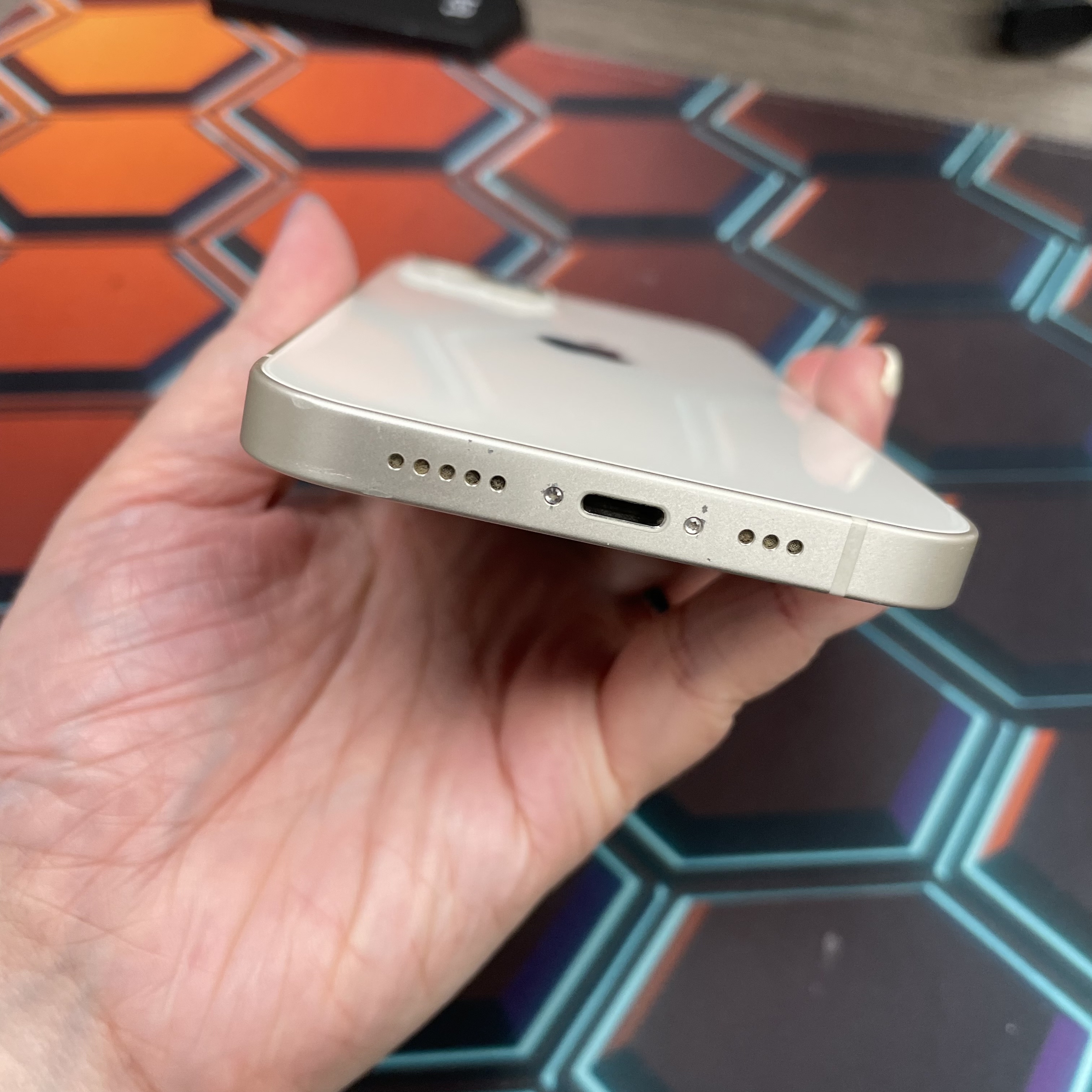 *6729 13 勁靚機 256GB 電73 白色 white