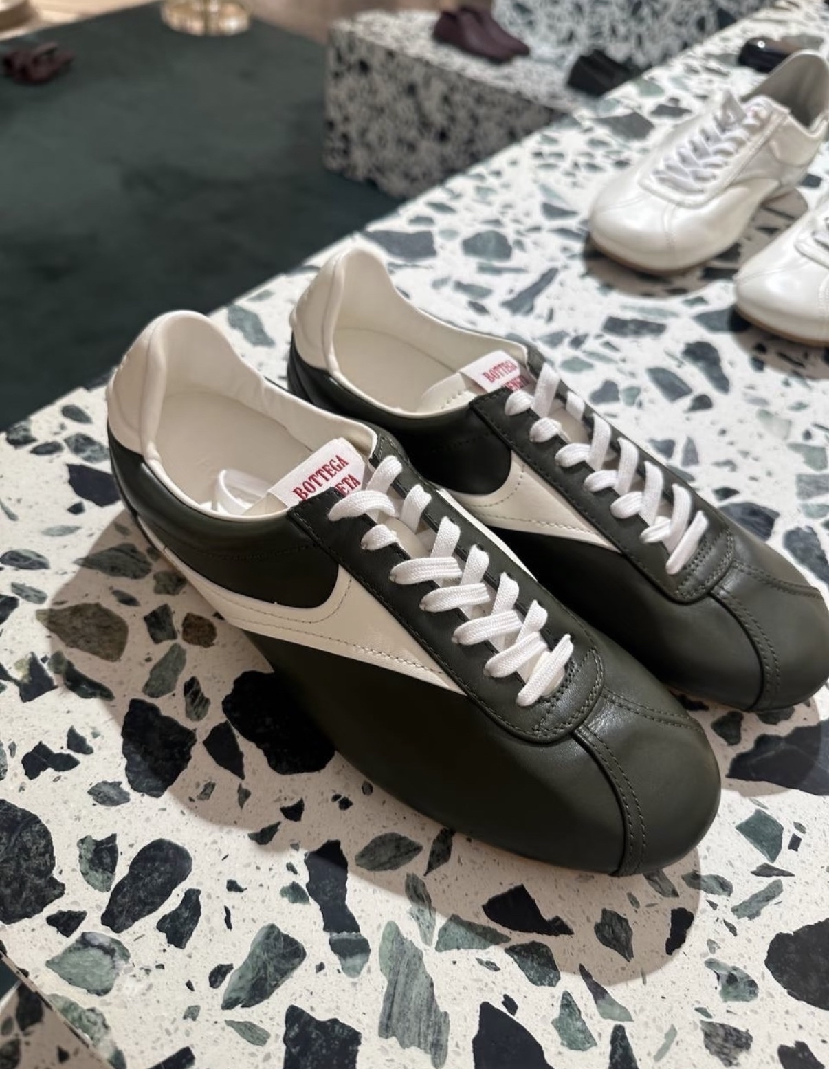 限時優惠✨新款🆕訂貨🍒BV Shot sneaker  超復古的墨綠配色✨  Size 36/37/38/39/40/41