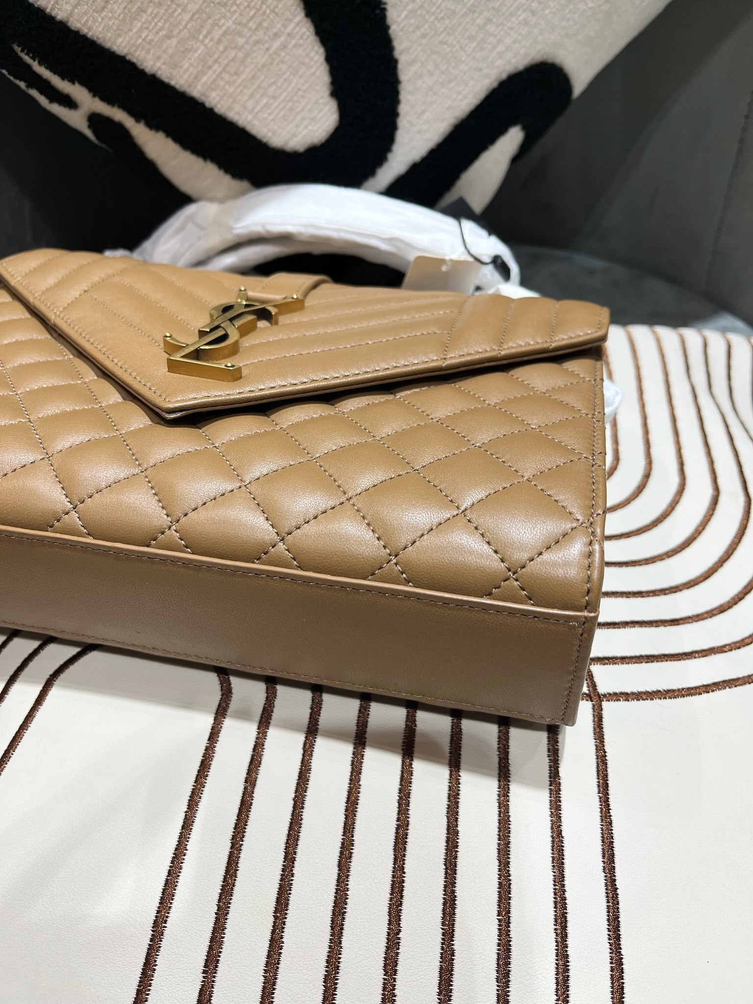 全新 YSL Envelope Medium Chain Bag 100%Authentic, Brand New 全新 ✅Tag✅Dust bag