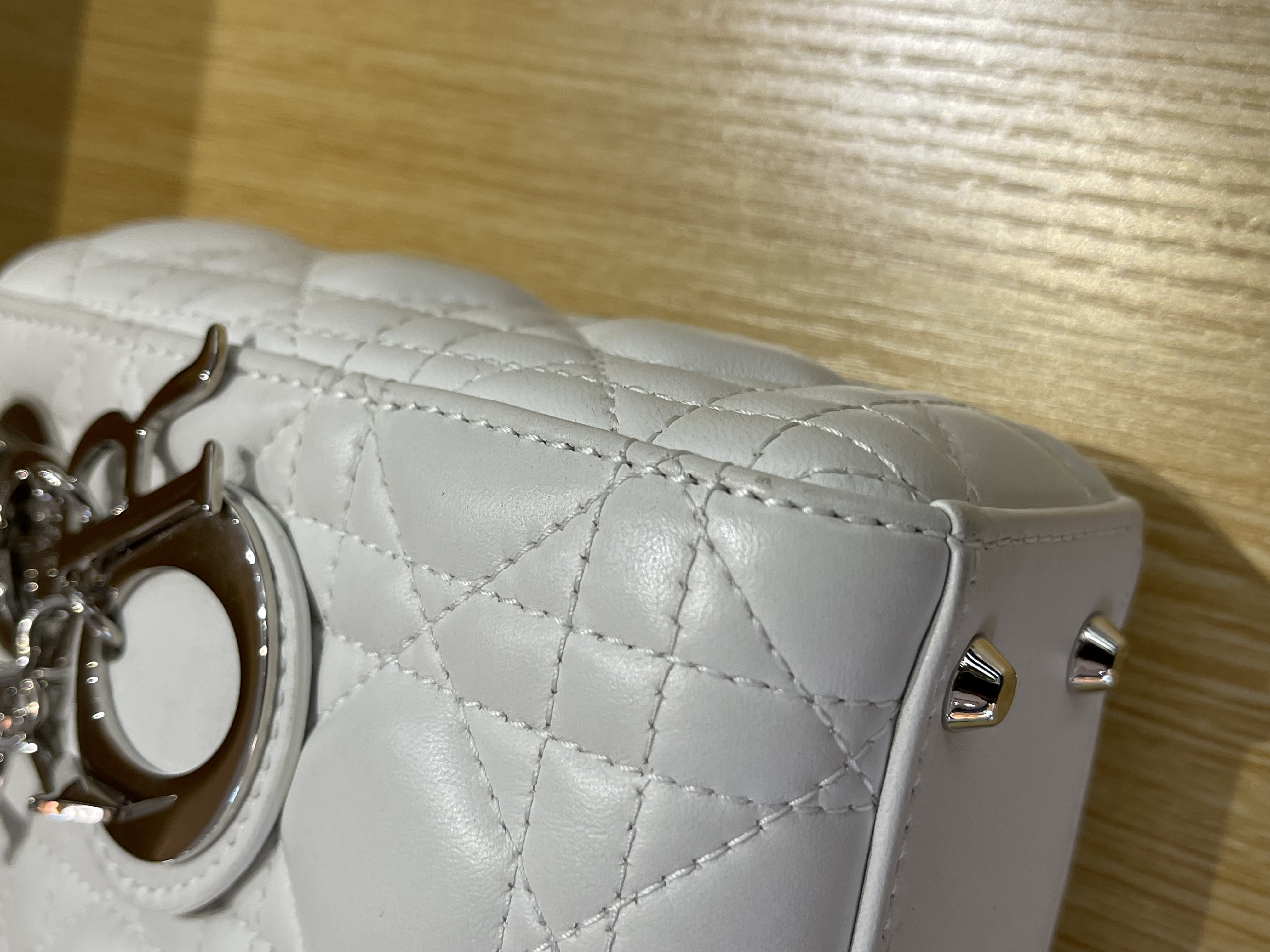 直播貨品 |  [1個-$100 2個-$300］JJ08